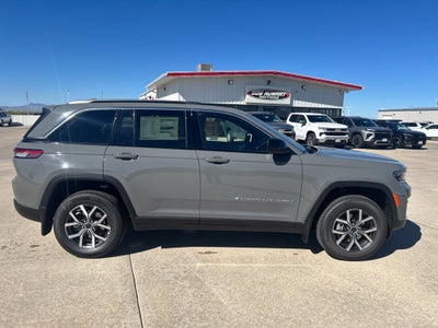 2027 Jeep Grand Cherokee Laredo X