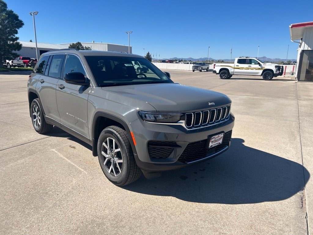 2027 Jeep Grand Cherokee Laredo X
