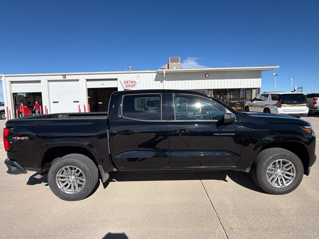 2024 Chevrolet Colorado LT