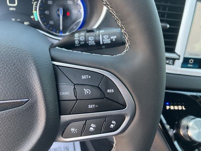 2025 Chrysler Voyager LX